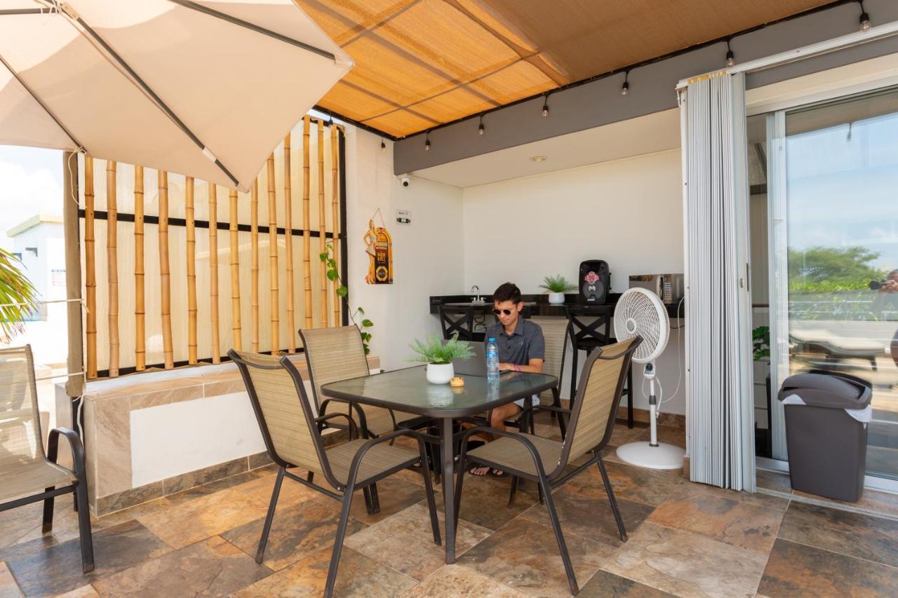 Apartamento 501 En Edificio Vanessa 42 A 5 Min De La 5ta Y Playa