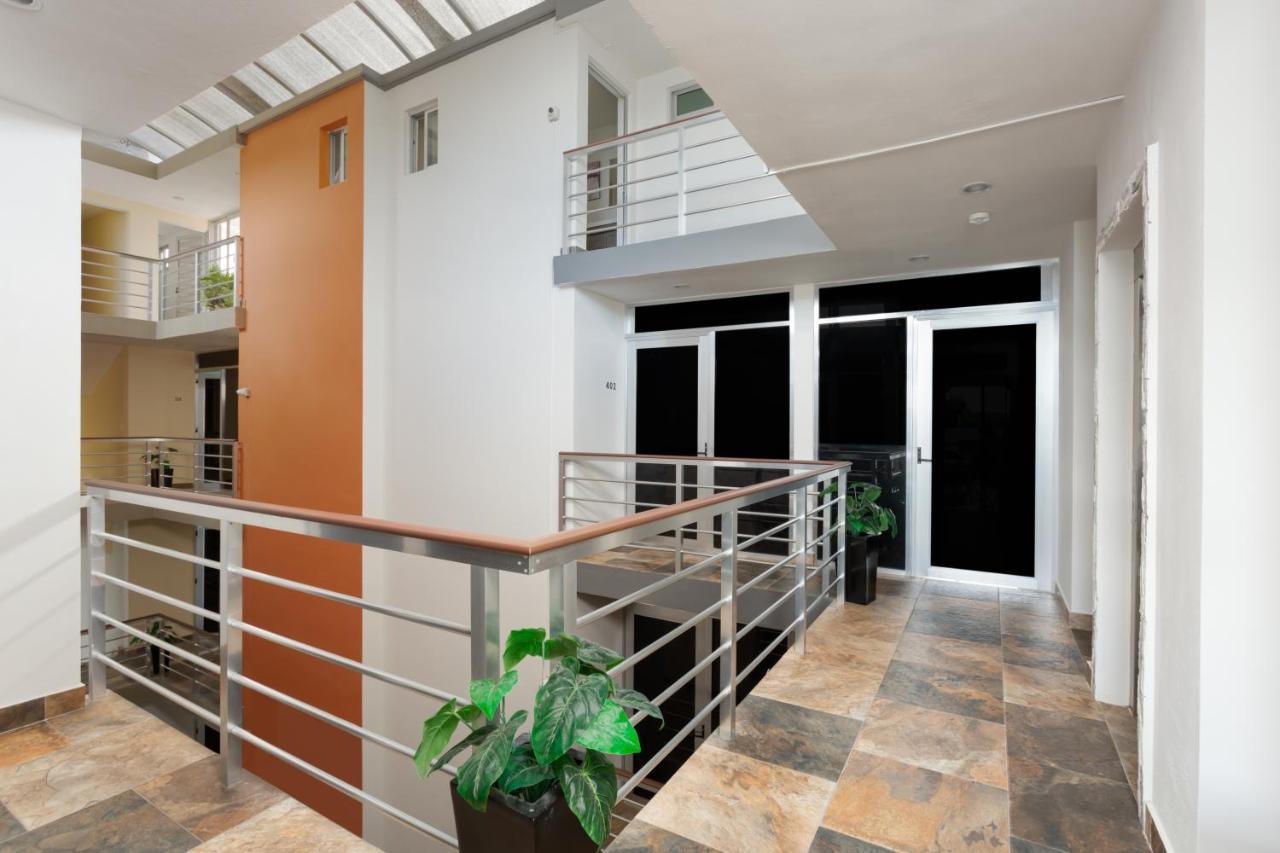 501 En Edificio Vanessa 42 A 5 Min De La 5ta Y Playa Apartamento